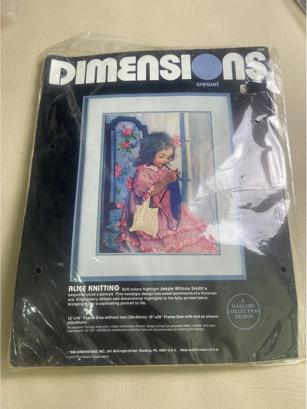 Dimension crewel kit Alice knitting 1312